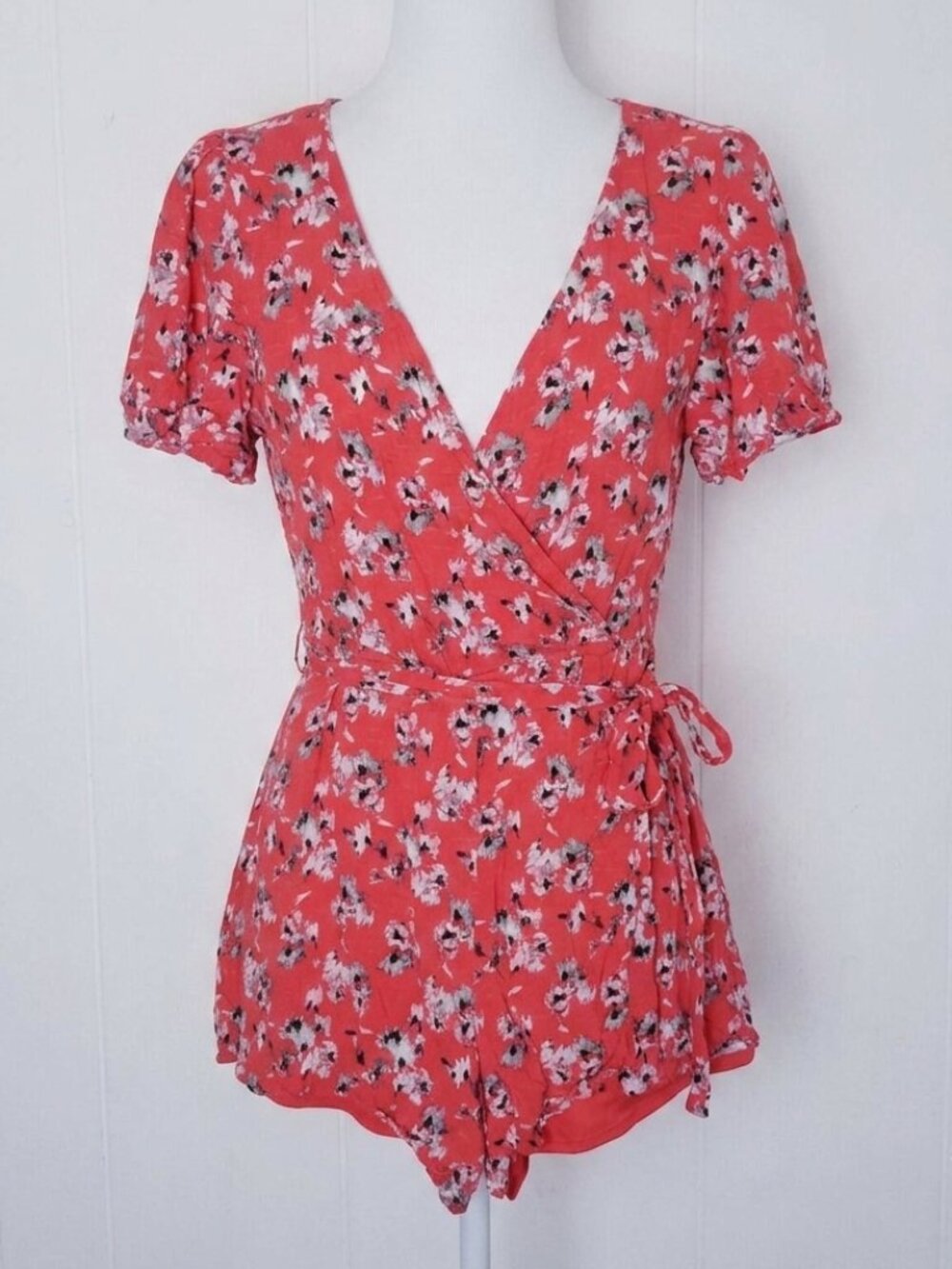 Trixxi Clothing Company Floral Romper Women Size Medium Orange